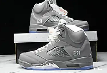 'Wolf Retro Grey' 136027-005 Jordan 5 0706